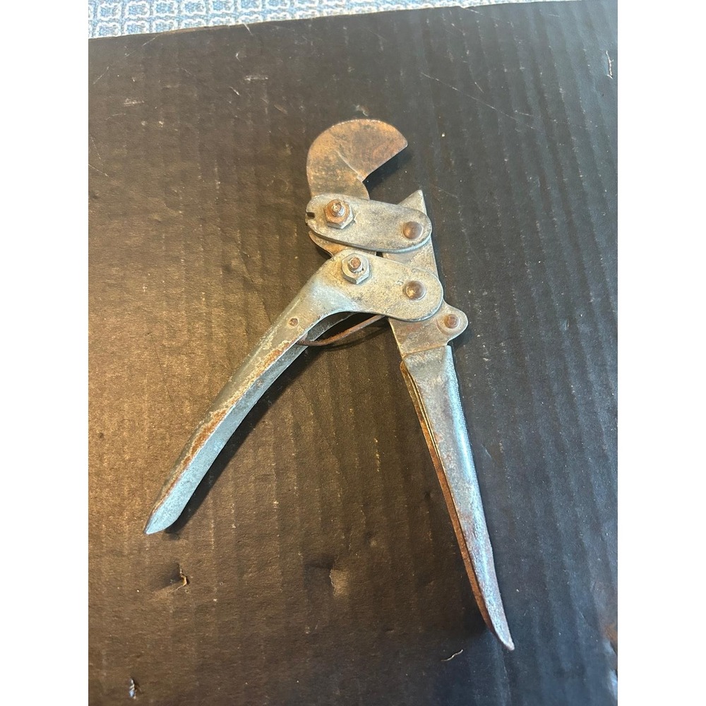 vintage Newman "Tree Pruner" style hand cutting tool